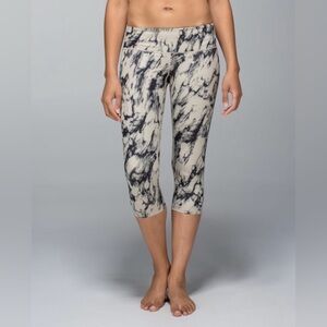 Lululemon Black and Cream Patterned Leggings